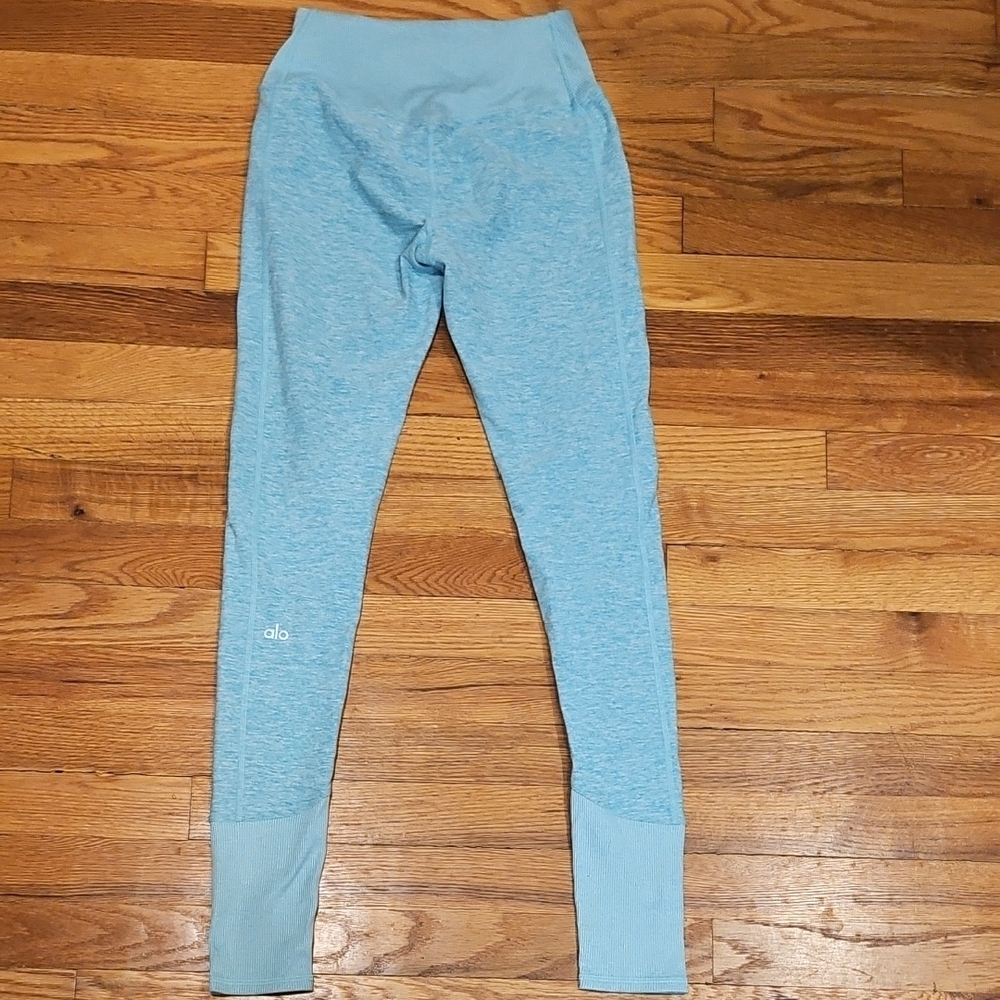 ALO Yoga Women's Sky Blue Leggings - Picture 4 of 6